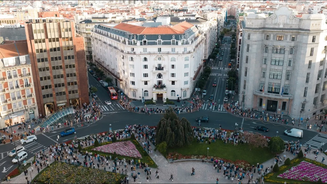 Bideoa: Flashmob. Opera Carlton hotelean